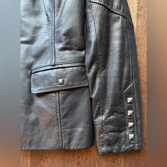 Danier Genuine Leather Black Button up Jacket XSmall - Picture 6 of 9